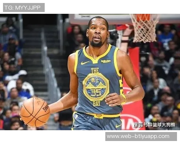 杜兰特三节高效表现轻松拿下19分6篮板3助攻1抢断助球队获胜